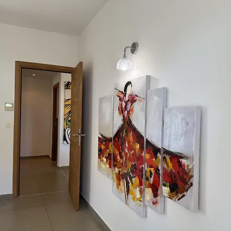 Apartment T4 Cote N6 Face A La