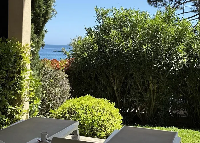 Appartement T4 Cote N6 Face A La *